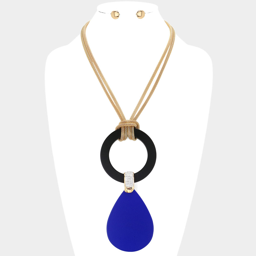 She's Outside (Available in three colors)